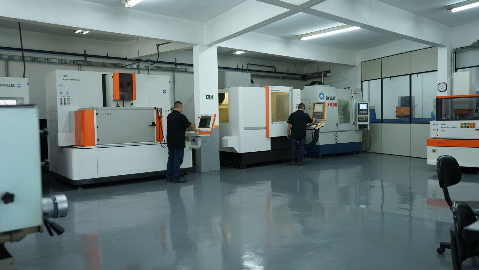 Centro de usinagem CNC